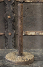 Staande keukenrolhouder van oud hout