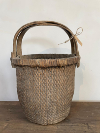 Unieke mand met hengsel