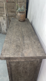 Stoer doorleefd oud dressoir 160 cm
