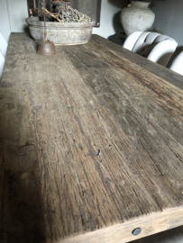 Robuuste eettafel "Levv" met stalen U poot