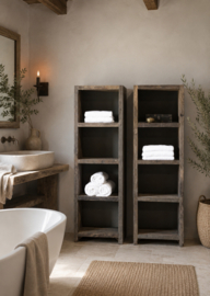 Stoere smalle robuuste boekenkast van oud hout "Levv"
