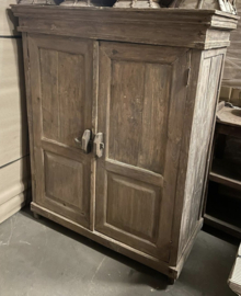 Mooi uniek oud dicht kastje oud hout