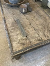 Stoere oude unieke India salontafel