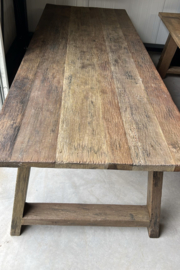 Stoere eettafel van oud hout met A poot 260 cm