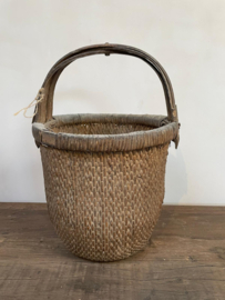 Unieke mand met hengsel