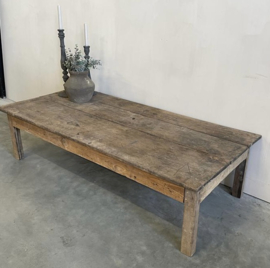 Stoere oude unieke salontafel