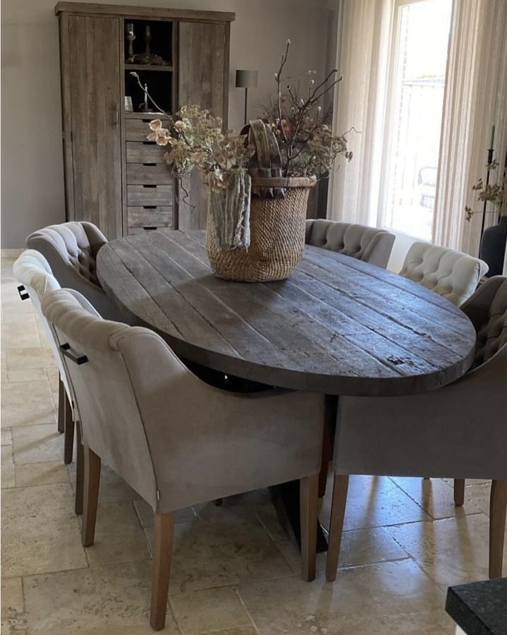 Stoere ovale eettafel "Jens" van oud hout