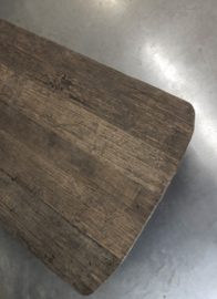 Stoere deens ovale eettafel "Levv" van oud hout met spinpoot