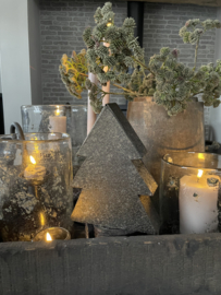 Mooie kerstboom van bruin koper metaal