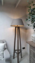 Stoere houten vloerlamp 3 poot