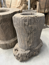 Stoere grote houten vijzel grijs - rechts