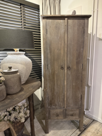Stoere smalle kast "Raf" van oud doorleefd hout