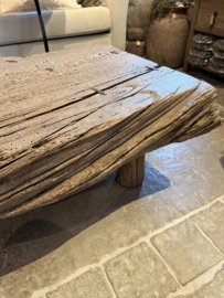 Hele gave robuuste salontafel van oud hout