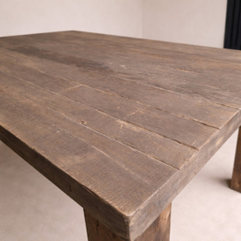 Stoere eettafel "Jens" met blokpoten