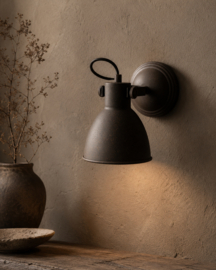 Mooie wandlamp Marjon Rough brown van Luksa Home