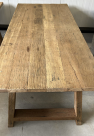 Stoere eettafel "Reno" van oud hout met A poot - naturel
