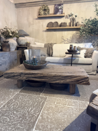 Hele gave robuuste salontafel van oud hout
