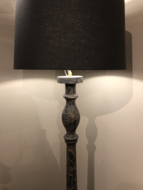 Prachtige robuuste vloerlamp vergrijsd