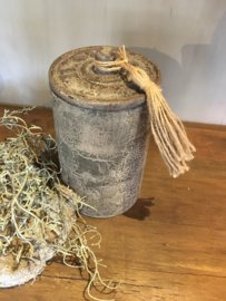 Stoere houten pot met deksel kwast hoog