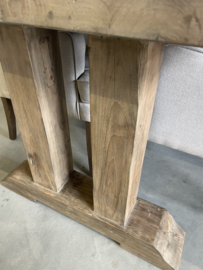 Stoere eettafel "Bente" met pilaar poot