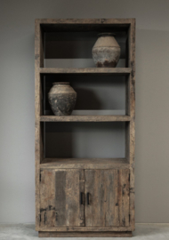Stoere robuuste boekenkast met led van oud hout "Levv"