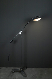 Solere vloerlamp op wieltjes chroom