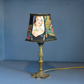 Lampje stof en kantjes - Pin-up girl Paisley