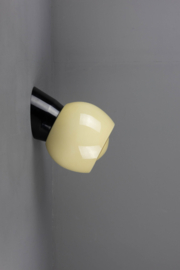 Wandlamp Bakeliet Bol Knop Geel