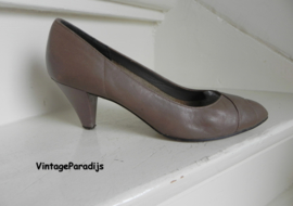 Carlini taupe basis pumps (2551)