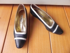 Escada vintage luxe pumps (1718)