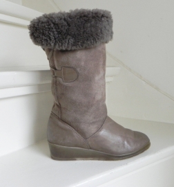 Bama vintage lamsbont fur boots (2024)