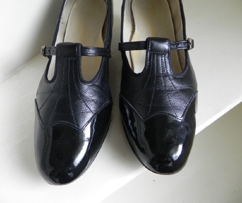 Vintage granny pumps shoes (2014)