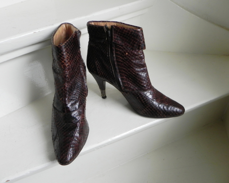 Vintage laarzen maat 40 | Vintage Paradijs Prialpas hoge ritslaarzen croco lak (1882) | Vintage laarzen