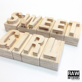 SWEET GIRL | Tekst Hout RAW