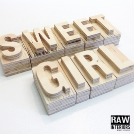 SWEET GIRL | Tekst Hout RAW