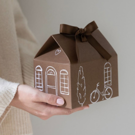 Gift Box House Brown | 13,5x17,5 cm | Bastion Collections