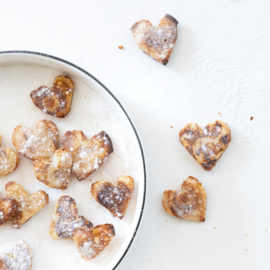 Salade Bowl Heart Medium | Ø: 20 x 5 cm | Wit/Zwart | Bastion Collections