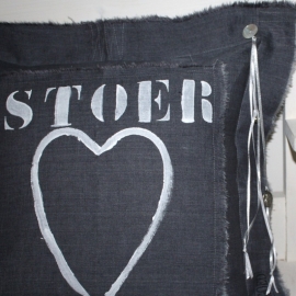 Stapelgoed XS Kussen | Inkt "STOER" | 50 x 50