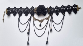 Kanten choker met zwarte steentjes