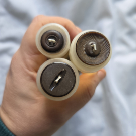 22 Buizen vintage knopen - Donkerbruin / grijs 