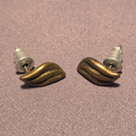 Oorstekers bronskleur