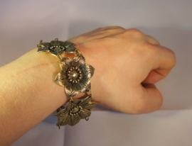 Bloemen armband