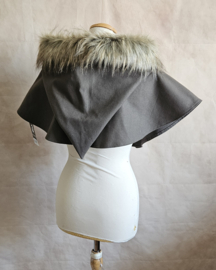 Legergroene Schoudercape