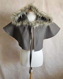 Legergroene Schoudercape