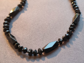 Zwarte kralen ketting