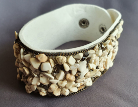 Armband met kiezeltjes - Creme