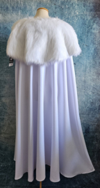 Witte cape met nepbont kraag