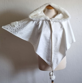 Witte taft Schoudercape