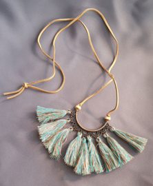 Ketting halve cirkel met franjes - blauw