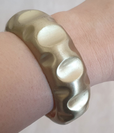 Goudkleurige klem armband